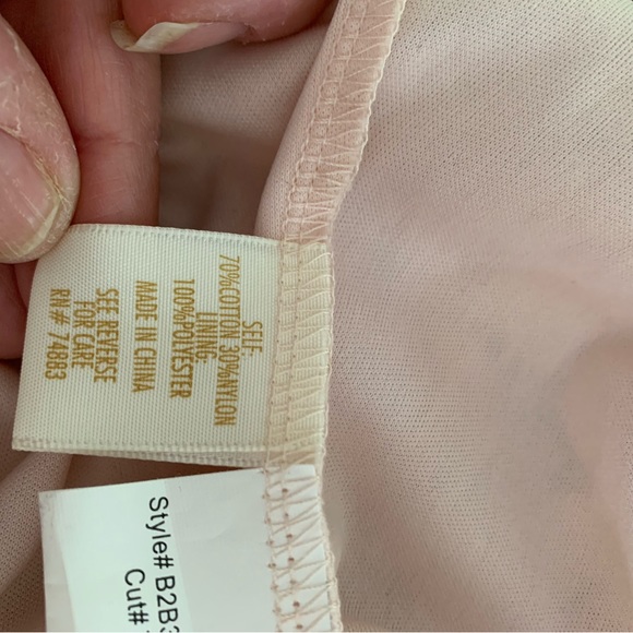 Lace plus size top - Picture 4 of 4